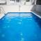 Holidays2Malaga Refino Pool and Parking