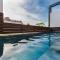 Terreno Suites