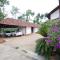 The Blue Mountains Estate Stay - Madikeri