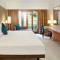 Grand Tropic Suites Hotel Surabaya