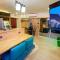 CLOCKWORKORANGE Luxury Suites 4-Minutes Away To Airport - Mactan