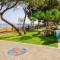 Sunny Family Home By The Beach