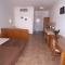 Lambis Studios & Apartments