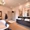 La Fontaine Boutique Hotel by The Oyster Collection - Franschhoek