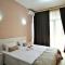 Foto: Heart of Tbilisi - modern 3 bedroom apartment 1/25