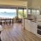 Foto: 'The Beach House' 169 Soldiers Point Road - right on the waterfront 3/12