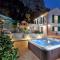 Foto: Villa Romantic with Hot Tub