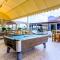 Yiannis Manos Hotel Resort