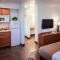 Pines Inn & Suites