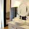 Oryza Guest House& Suites