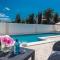 Villa Star 4 luxury apartment with a pool