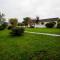 ROUND PARK- Private and spacious family bungalow with parking - Laugharne