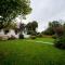 ROUND PARK- Private and spacious family bungalow with parking