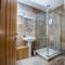 ROUND PARK- Private and spacious family bungalow with parking