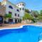 Foto: Lloret de Mar Villa Sleeps 16 Pool WiFi 3/57