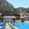 Canada Hotel & Bungalows