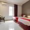 RedDoorz near Goa Sunyaragi - 井里汶