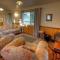 Accommodation Creek Cottages & Sundown View Suites - Ballandean