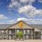 Super 8 by Wyndham Fort McMurray - Fort McMurray