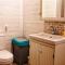 apartment a stones throw from Santa Barbara