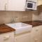 apartment a stones throw from Santa Barbara