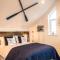 The Lighthouse Penthouse, Studio and Holiday Home