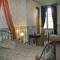 Relais Saint Louis, Logis