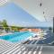 Foto: Seaside luxury villa with a swimming pool Sutivan, Brac - 16172 2/25