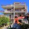 Apartments with parking space Seget Vranjica, Trogir - 12760
