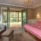 Ribbon Gum Lodge