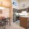 R & R Retreat Luxury Condo