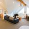 The Lighthouse Penthouse, Studio and Holiday Home