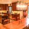 Cascade Village Area 5 bed 4 bath, Walk to lift!