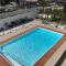 5 min walk from Yumbo 309-322