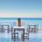 Cavos Bay Hotel & Studios