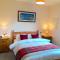 Loch Ness Highland Cottages with partial Loch View - 因弗莫里斯顿