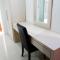 Comfy 1BR Twin Tower Apartment By Travelio - 泗水
