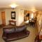 Hutsons Hideaway 30 Day