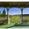 Lakefront holiday villa - Yungaburra