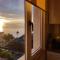 The Sunrise of your Dreams with Total Ocean View with New Modern Kitchens - 丰沙尔
