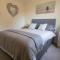 South Groathill - Lovely 2 bed with Castle View - 爱丁堡
