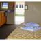 Lantern Court Motel