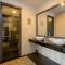 Le House Boutique Hotel - 100m to the beach