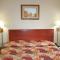 Rodeway Inn MacArthur Airport
