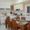 Beach Mount Apartment (Blue Ocean Apartment)