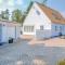 Foto: Eight-Bedroom Holiday Home in Ebeltoft