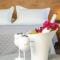 Marquise Suites - Adults Only