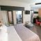 Marquise Suites - Adults Only