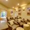 Whispering Pines Lodge: 11 Bedroom