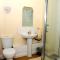 Castle Lodge Guest House 86-88 Sheil Rd L6 3AF